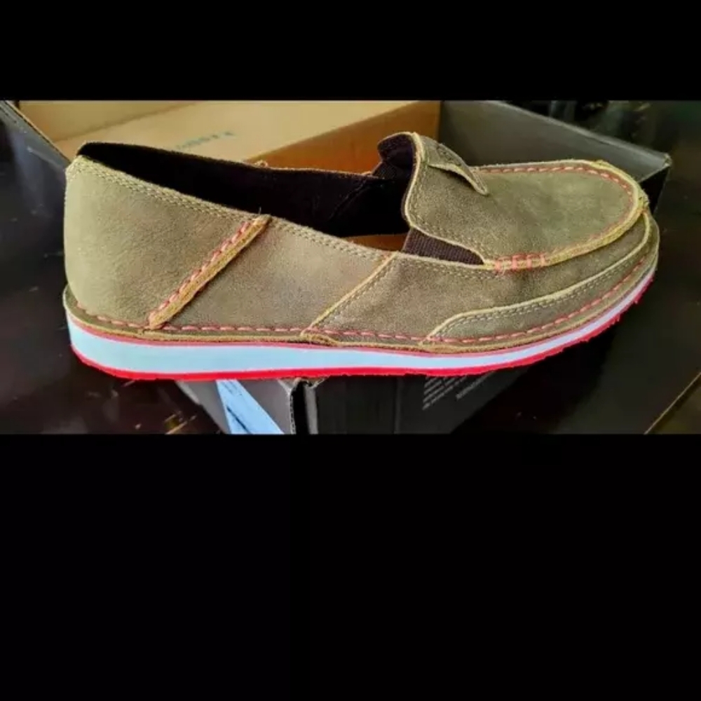 Ariat Cruiser